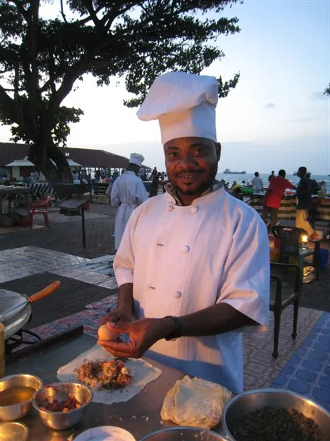 This guy was making Zanzibar pizzas. Mmmmmmm…