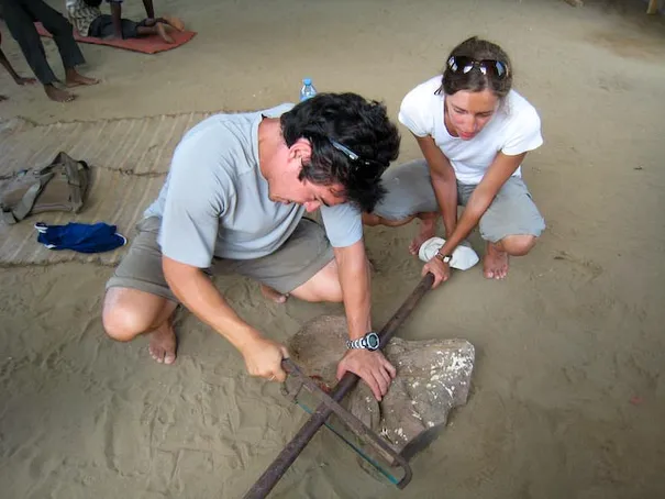 Glen and Robyn helping to build materials for the water project